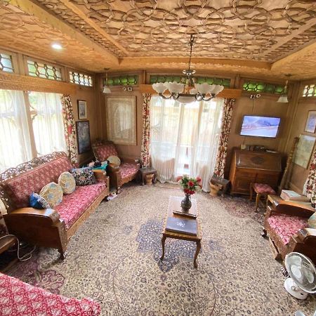 The Flostel Srinagar エクステリア 写真